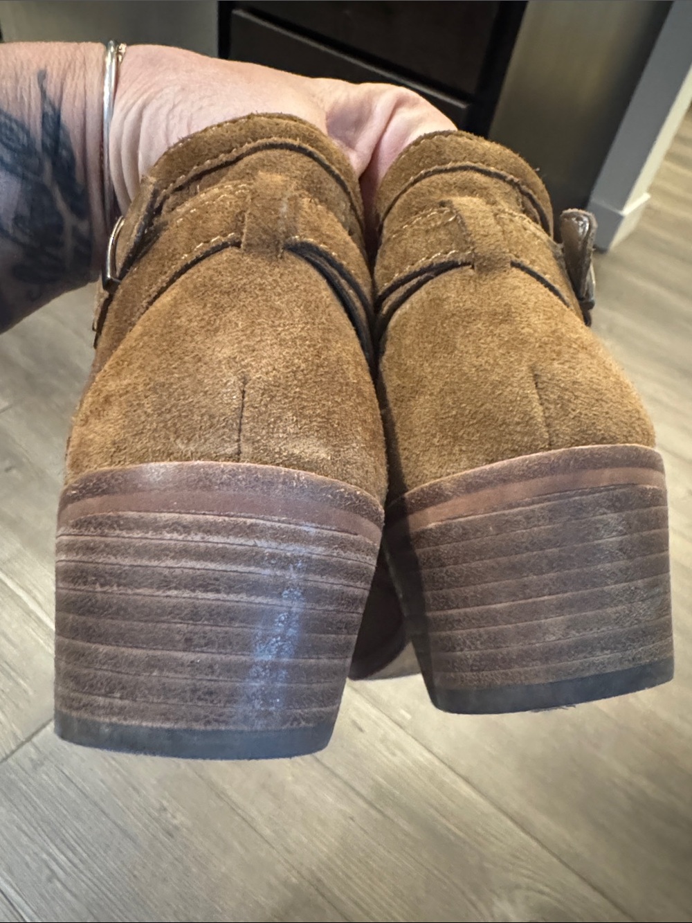Vince Camuto Suede Ankle Booties w Silver Accents. 9.5 39.5EU. Like New!🔥 - Picture 5 of 10
